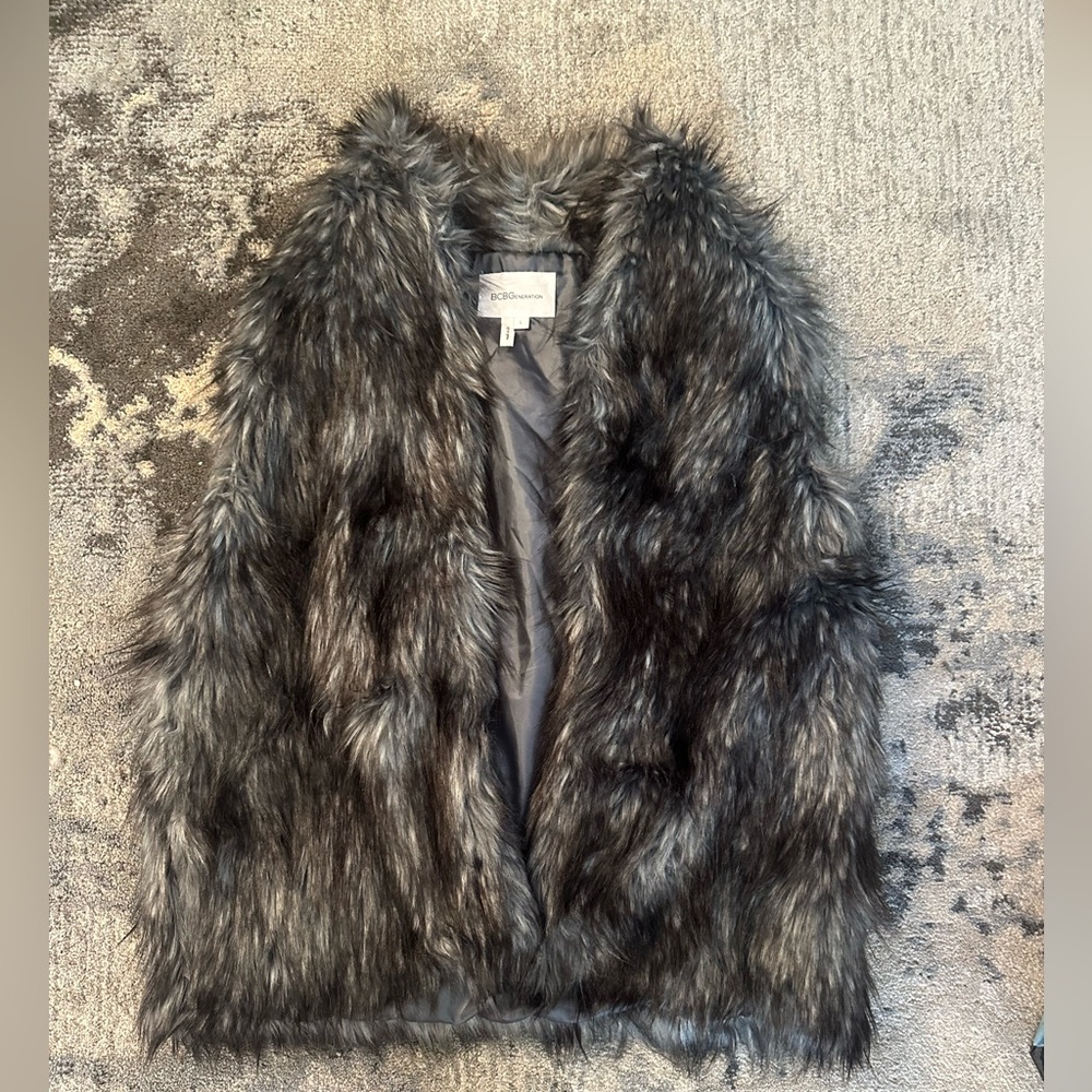 BCBG Generation Faux Fur Vest size L